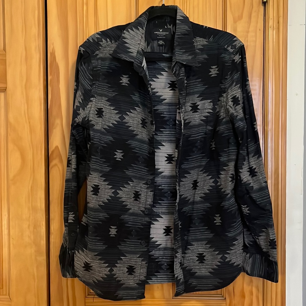 American Eagle button down long sleeve